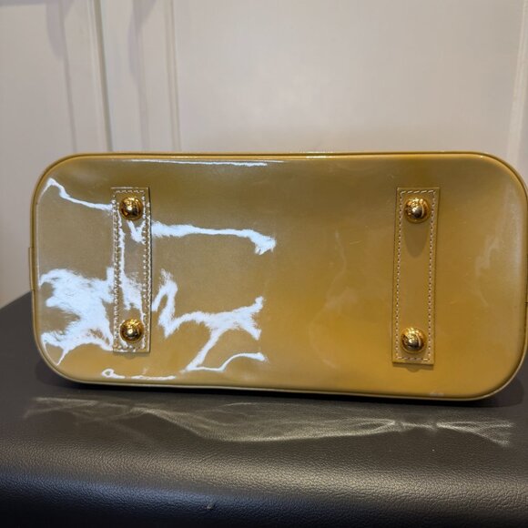 LOUIS VUITTON Monogram Vernis Alma Hand Bag Golden COA incl. - Picture 8 of 16